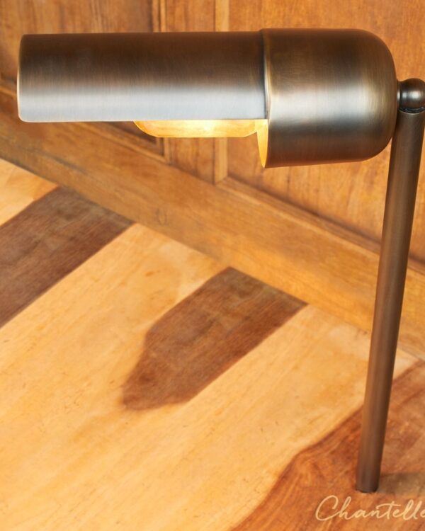 Brass angular table lamp servery station with an antique brass finish - 072344