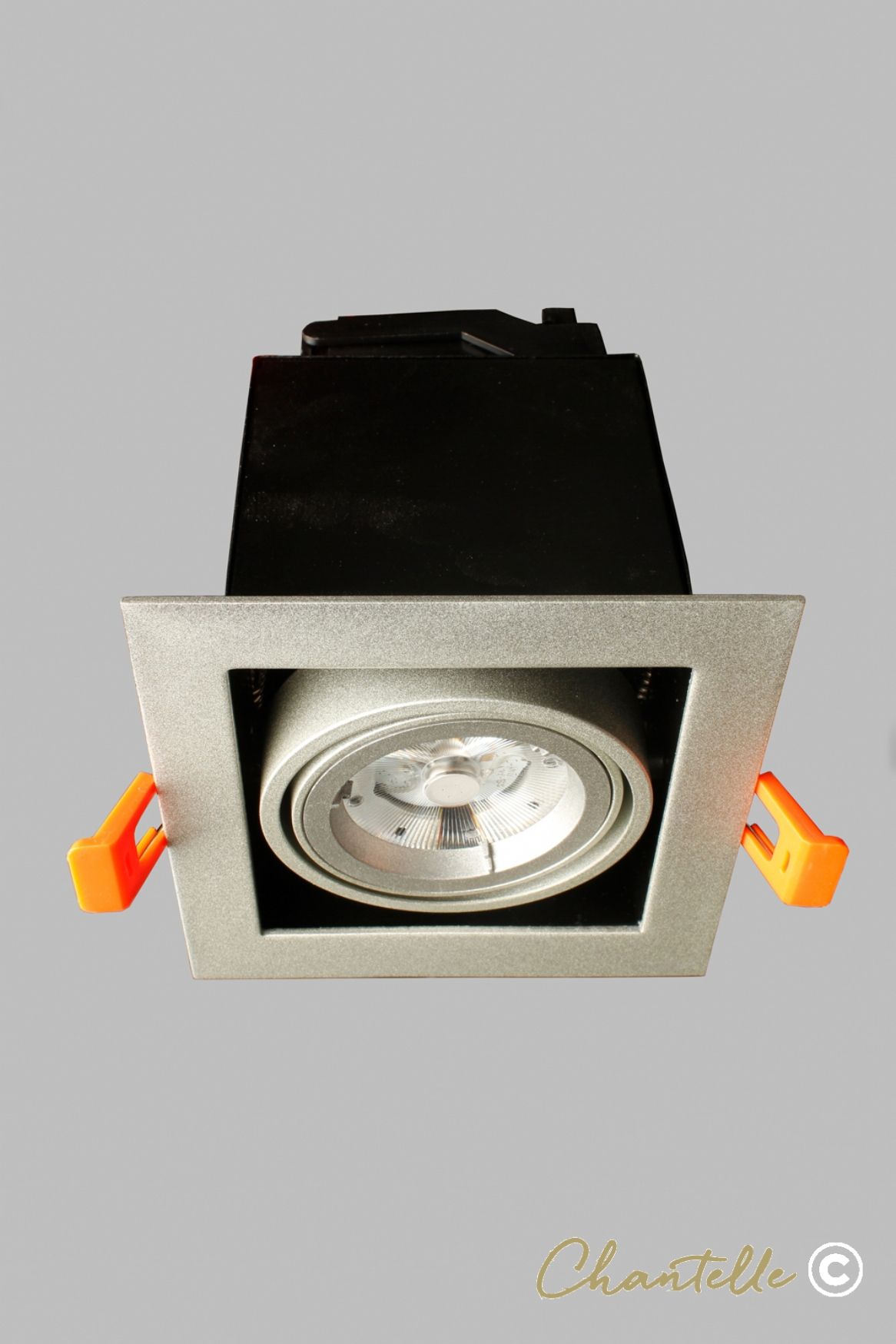 Adjustable single recessed grille downlight - 053467