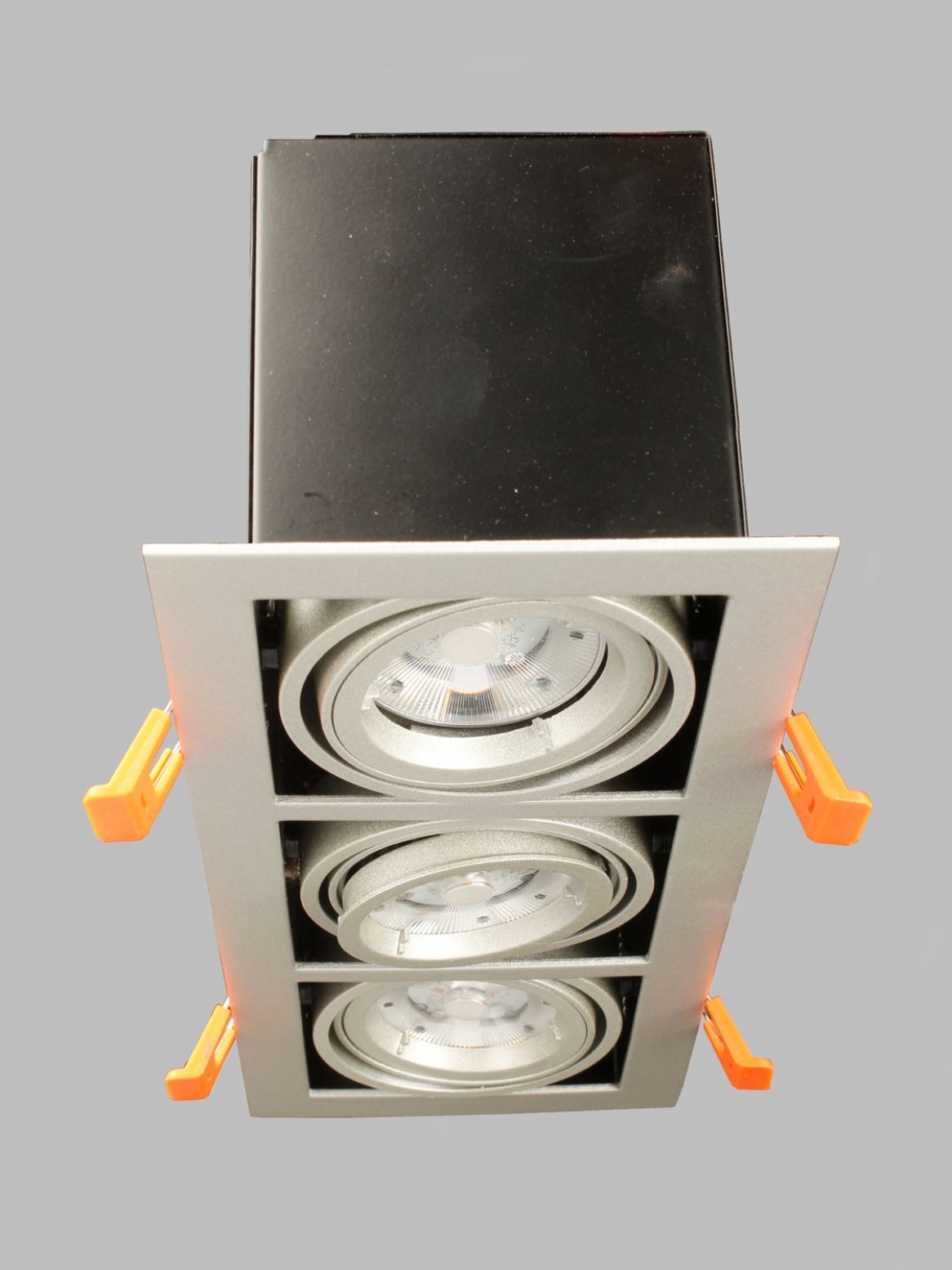 Adjustable triple recessed grille downlight - 053469