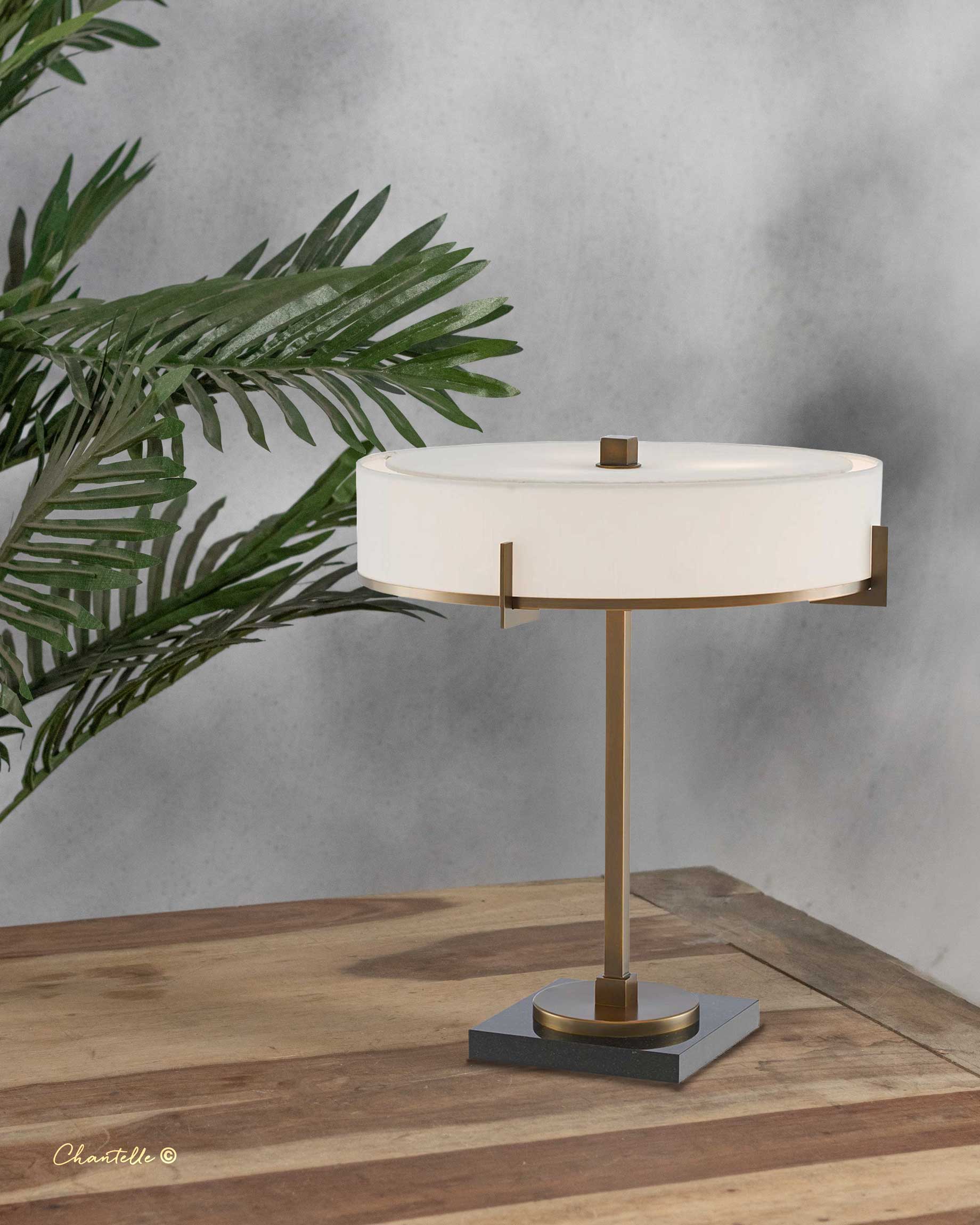Antique Brass modern style table lamp - 079164