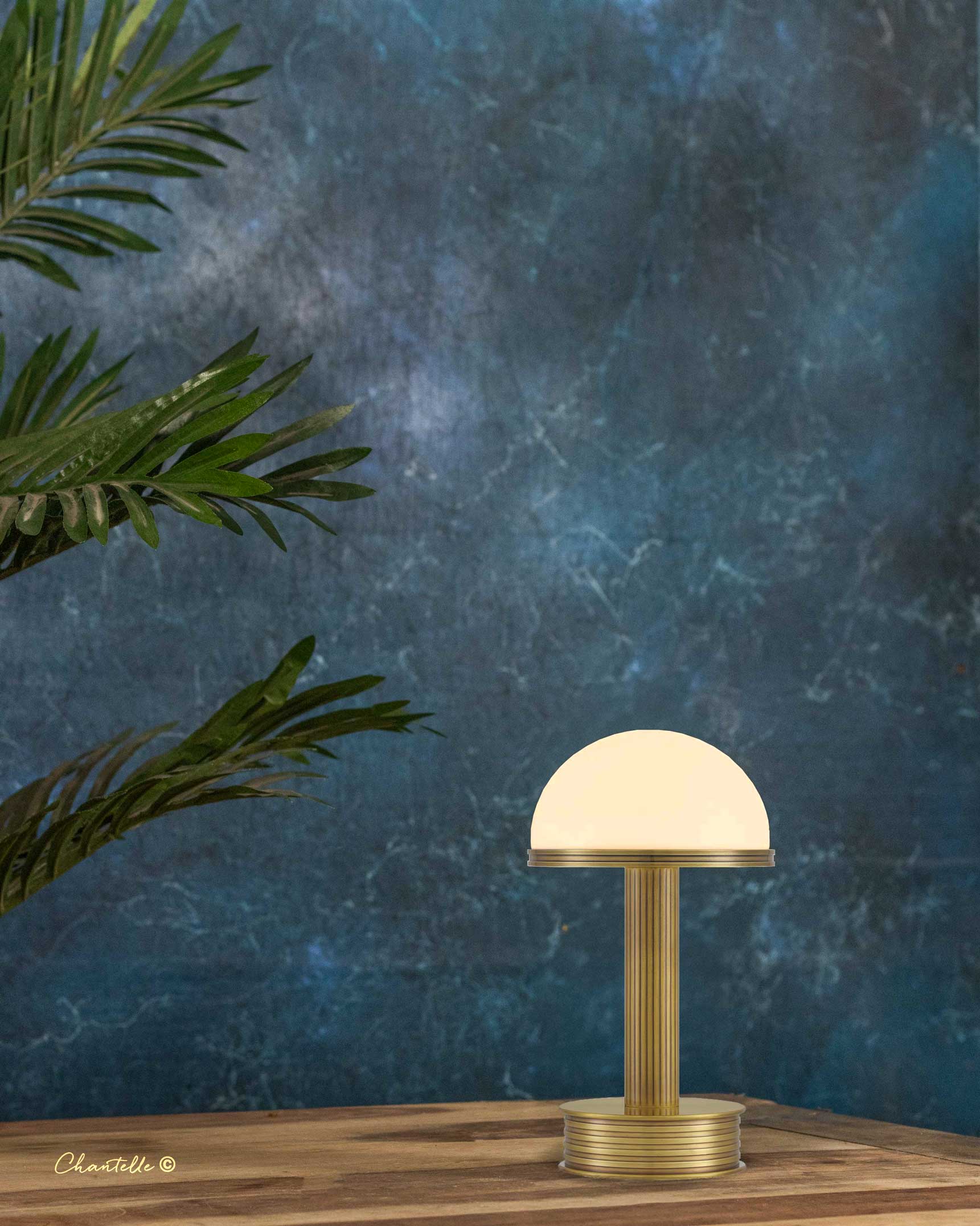 Antique brass table lamp with white glass cap - 079166