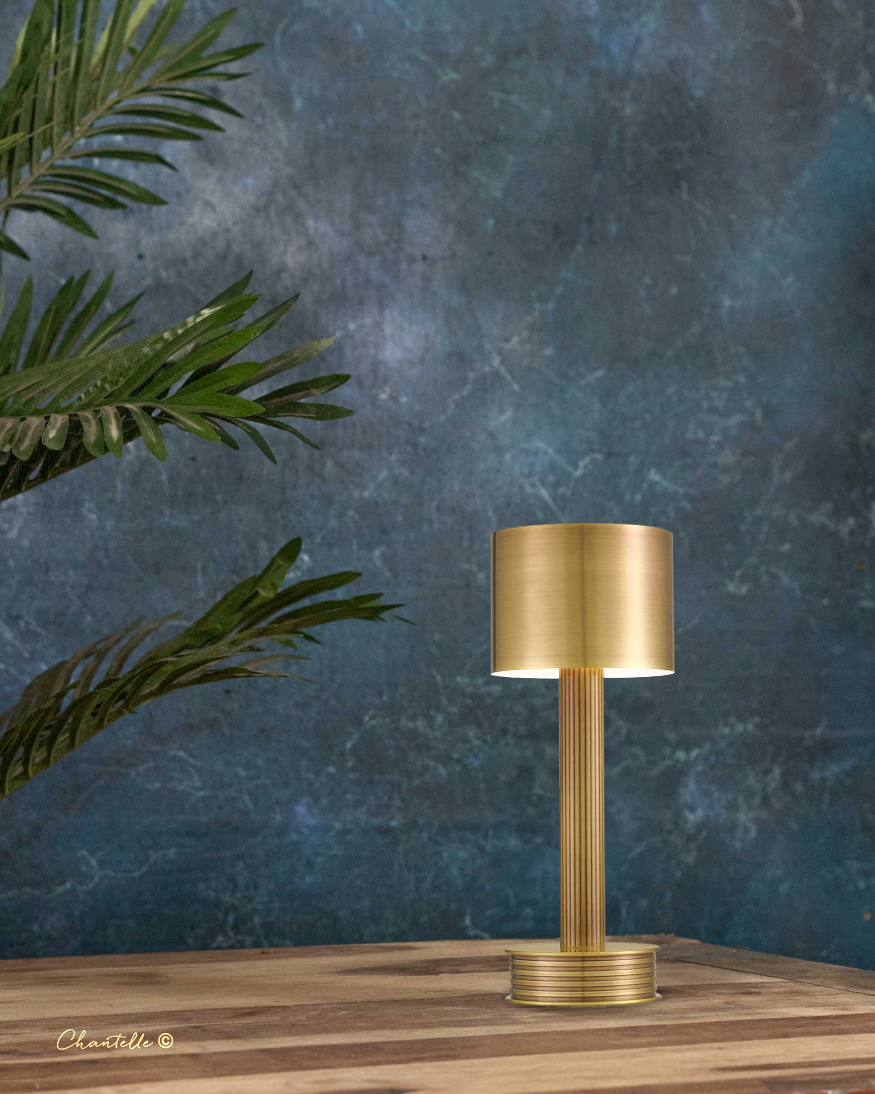 Antique Brass round rechargable Table Lamp - 079170
